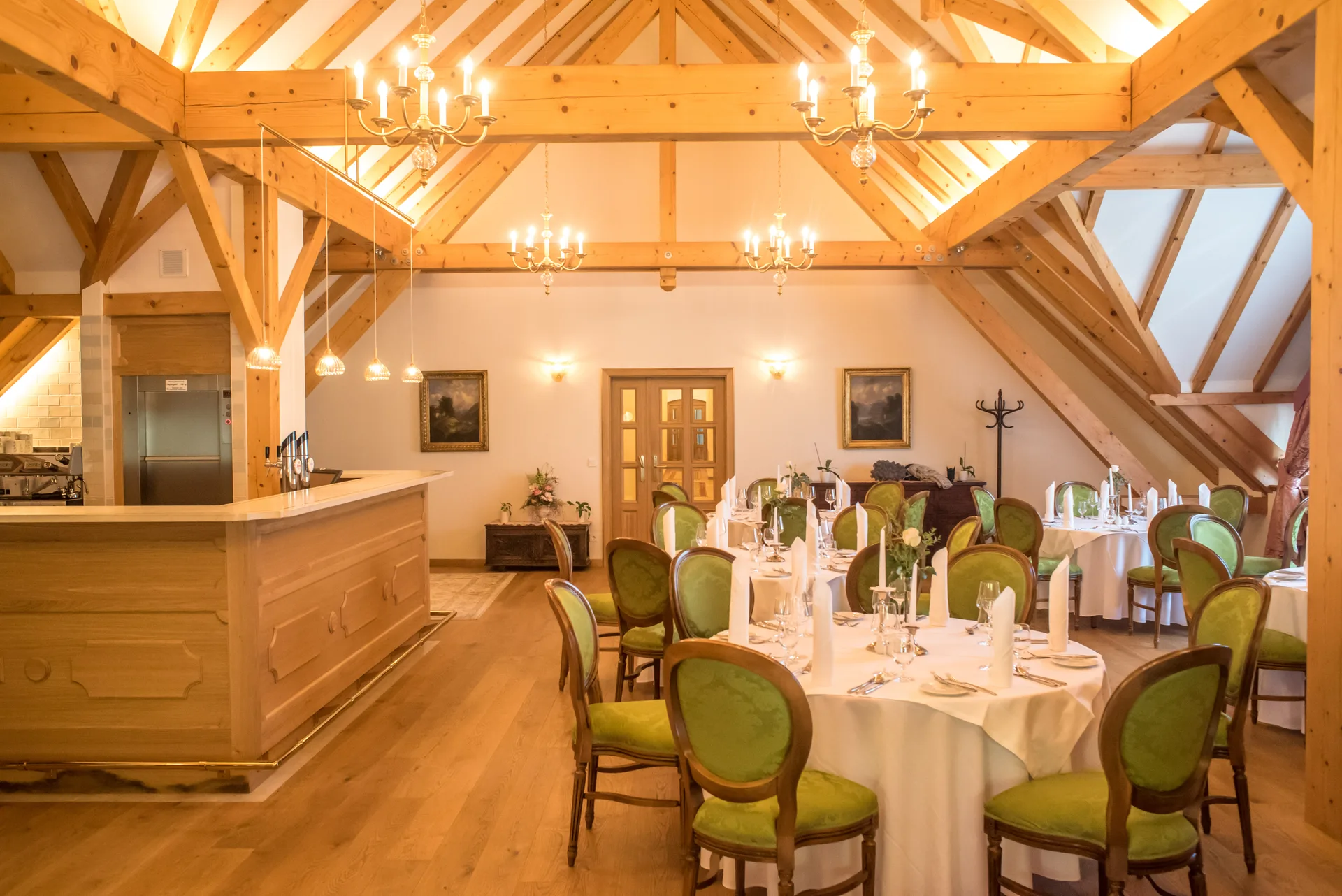 Raum Provence Zugang Gartenterrasse — Schloss Thalheim