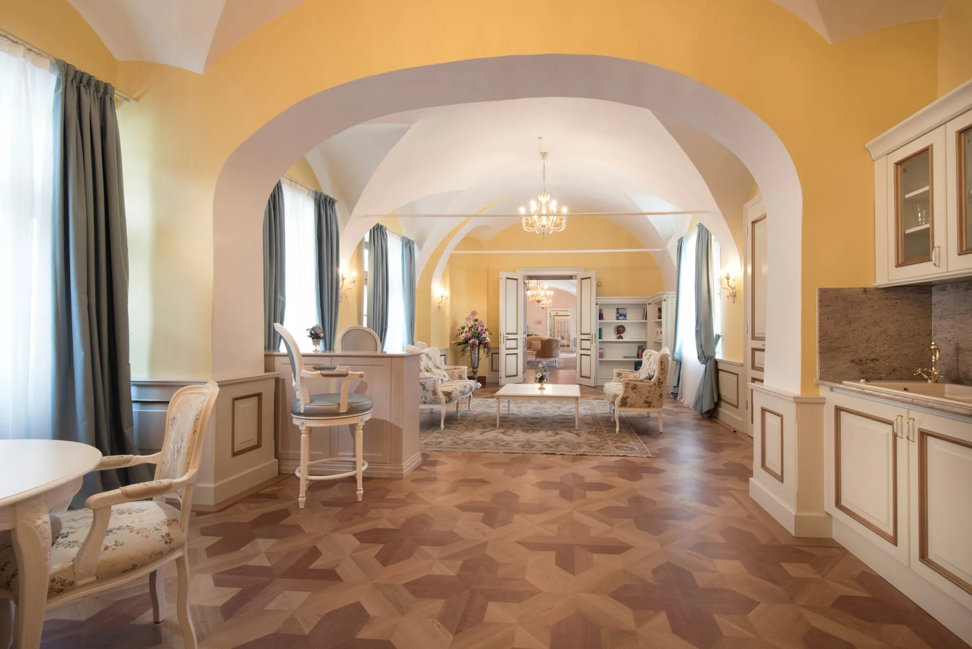 Schlossraum — historische Innenausstattung