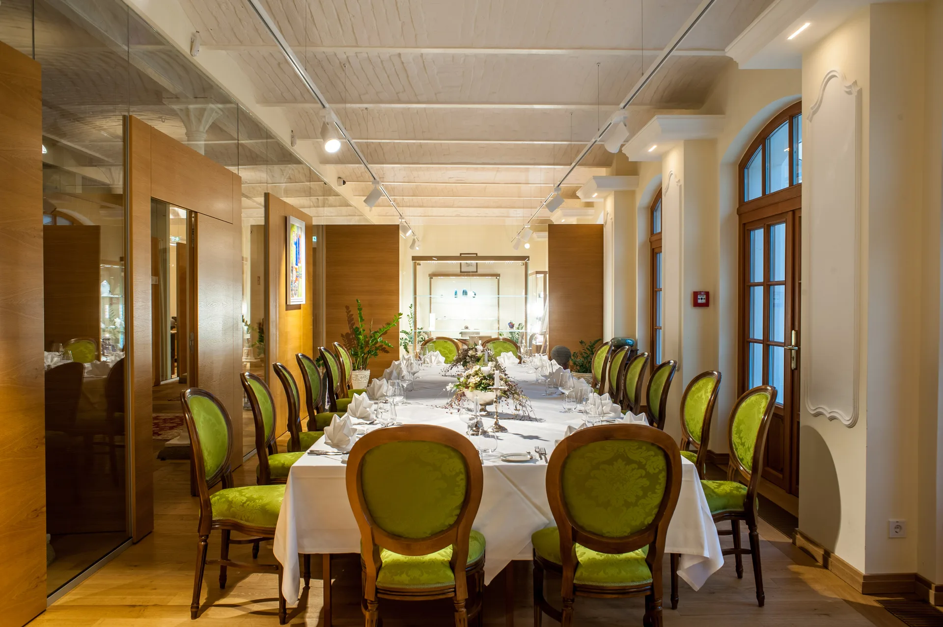 Salon Edelstein — Schloss Thalheim